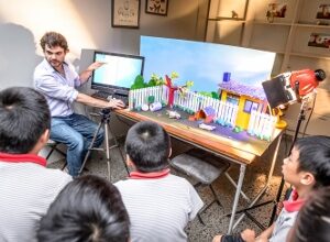 SND04-3-Nws-Tech Savvy -Thomas Heleta Baverstock Oaks School Students 300x225