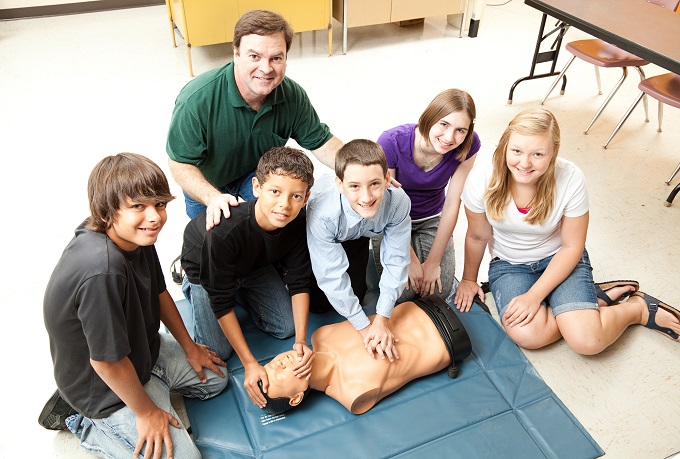 Teaching CPR in schools should be compulsory, right?