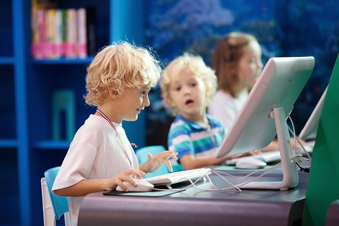 Curriculum needs drastic change with rise of smart tech
