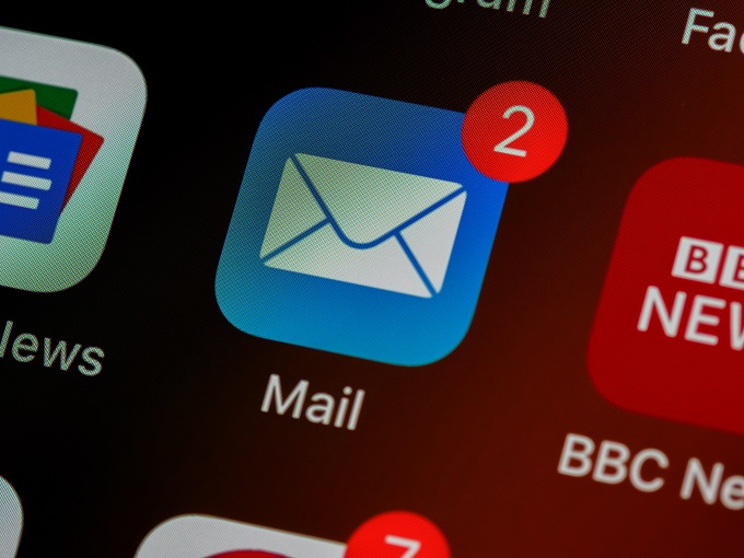 Out-of-hours email controversy escalates between teachers and parents