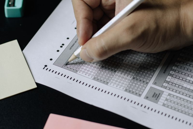 Student sits standardised test like PISA